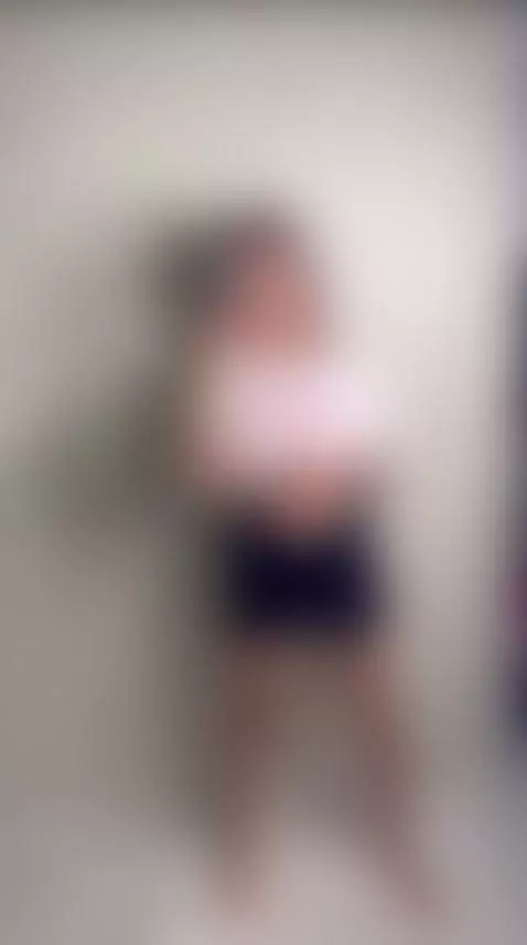 Too hot for the feed 🔥 OF — link in bio by liagrace