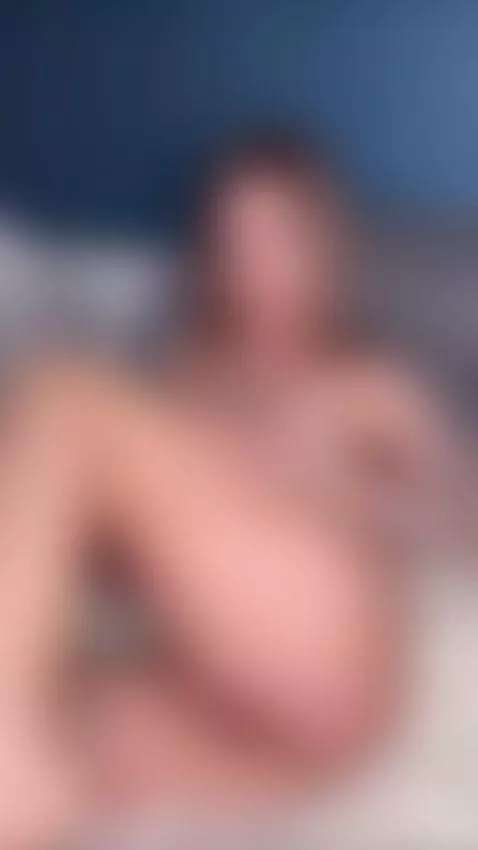 Watching and stroking? Then come to my OF right now 😈 by liagrace