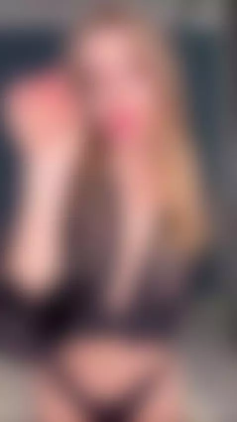 Charming model, ONLYFANS ✨ Link 🔗 by liagrace