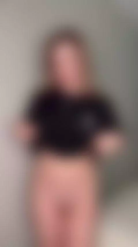 😈Tattooed blonde arching her back 🍆 Unlock OF by liagrace