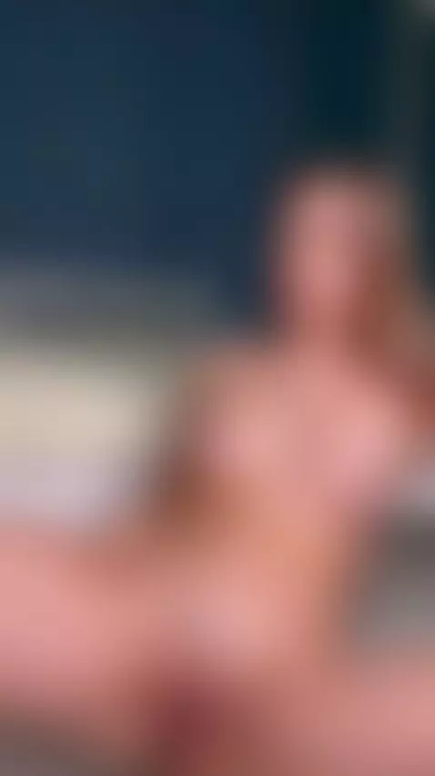 🍑Blonde’s round juicy ass on full display 😈 Exclusive OF by liagrace