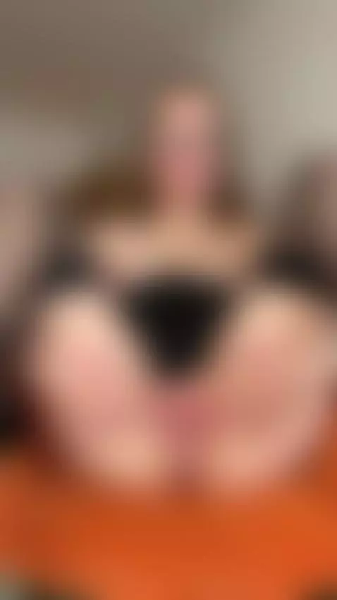 Will you look inside my pussy? by juliamilf