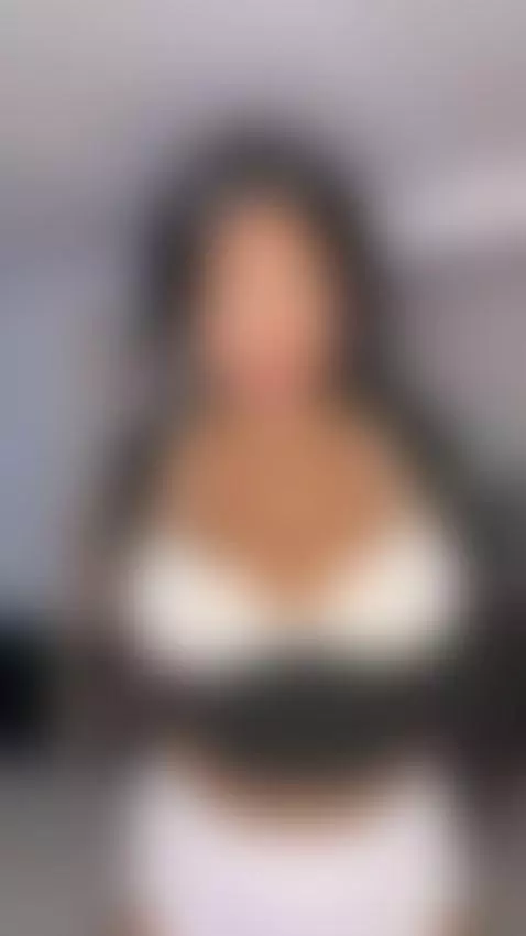 Body looks delicious and appetizing by irenehidalgo