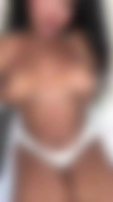 I think my body is in good enough shape to turn you on by irenehidalgo