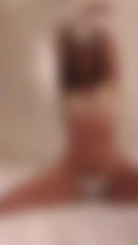 I'd love to get some extra hands touching me by selenalyy