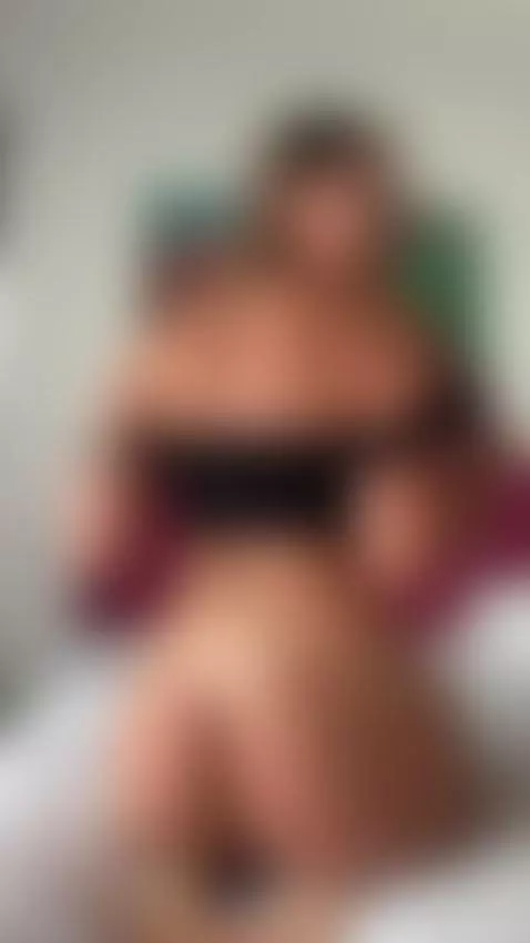 My body belongs to you tonight by selenalyy