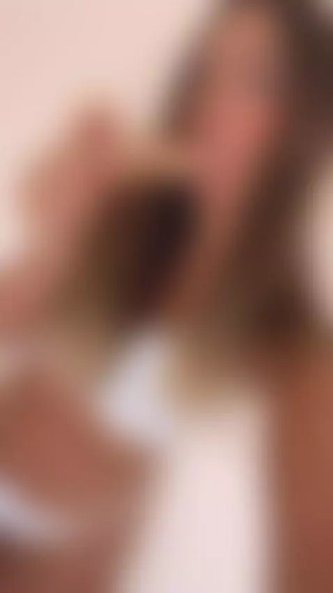 Would you let this teen girl suck your cock by selenalyy