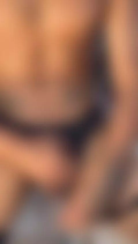 LOOK HOW MIZ BVRAZOS'S VEINS SPOUT OUT WHEN RUBBING MY LITTL... by andrewkenoxx