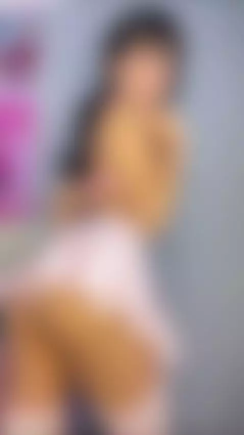 I love feeling your tongue running over my skin by yummylolaa