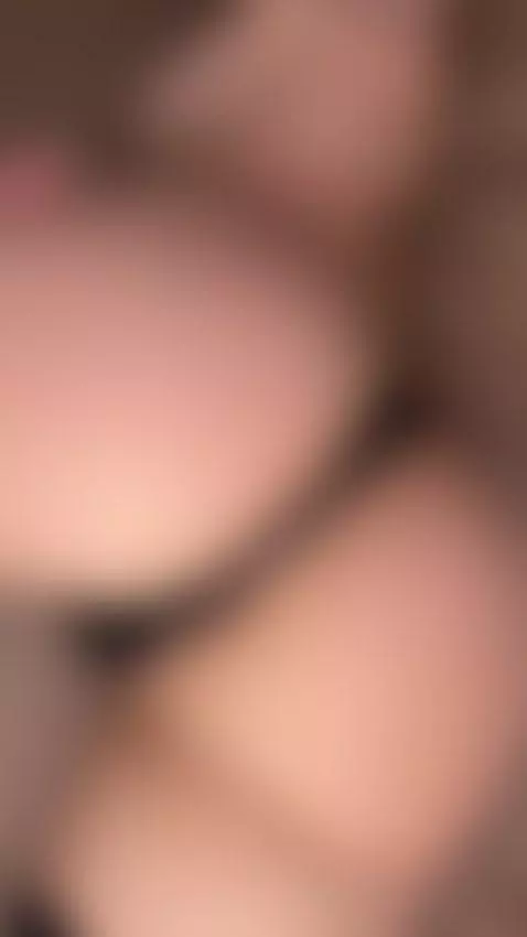 I hope my body can make you horny tonight by amybounce