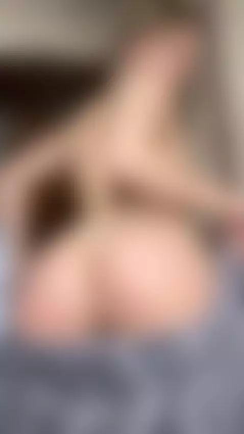 I badly want to be fucked from behind now by amybounce