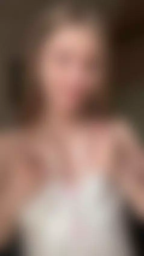 Feeling extremely hot tonight by amybounce