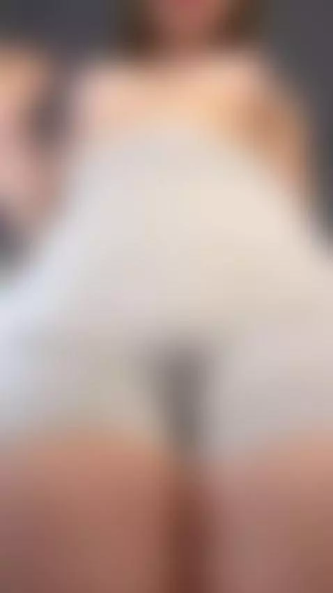 I'm a good girl who wants a huge cock to play with by amybounce