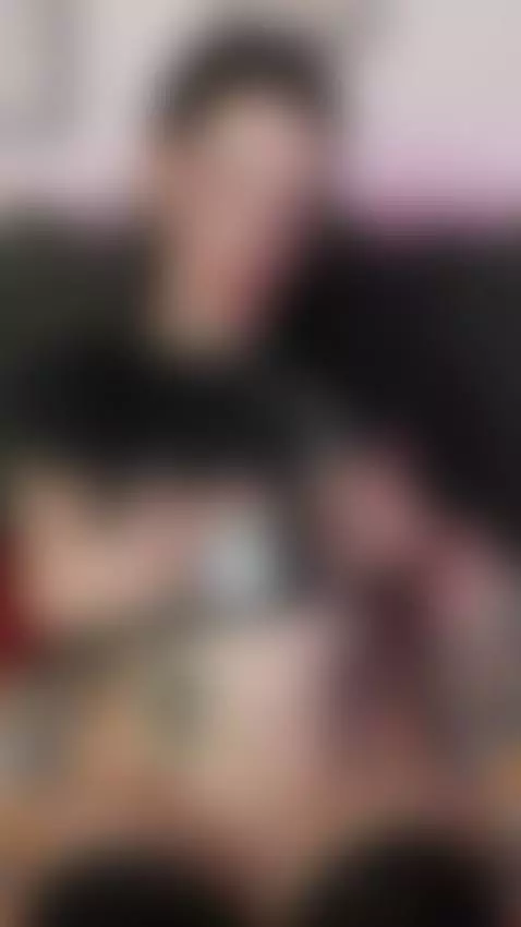 I'm still online waiting to see if you can make me come over... by rosienyx