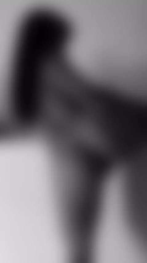 The longing to not have me in your hands 🖤🤍 by lizzy-kane