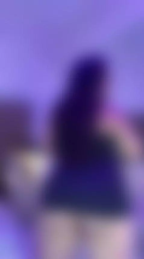 I don't know if you'll resist what you're going to see... bu... by cristina-manson