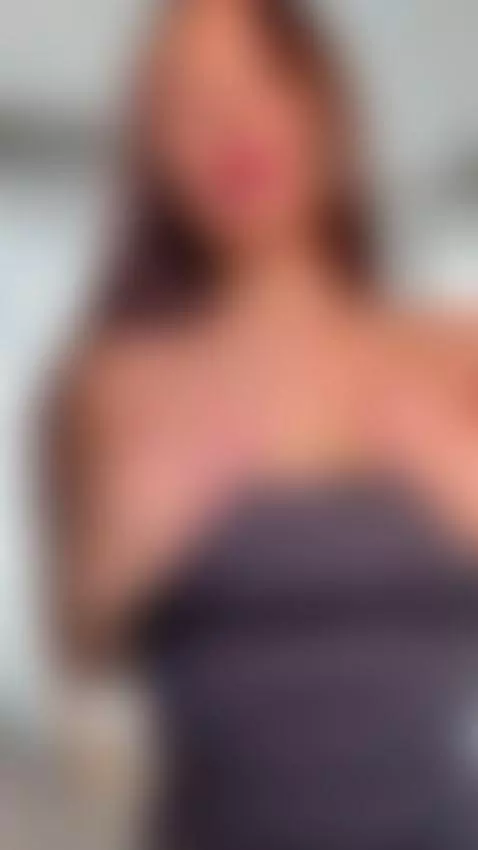 I don't play innocent.
And I don't hide it on OnlyFans by sweetieinna