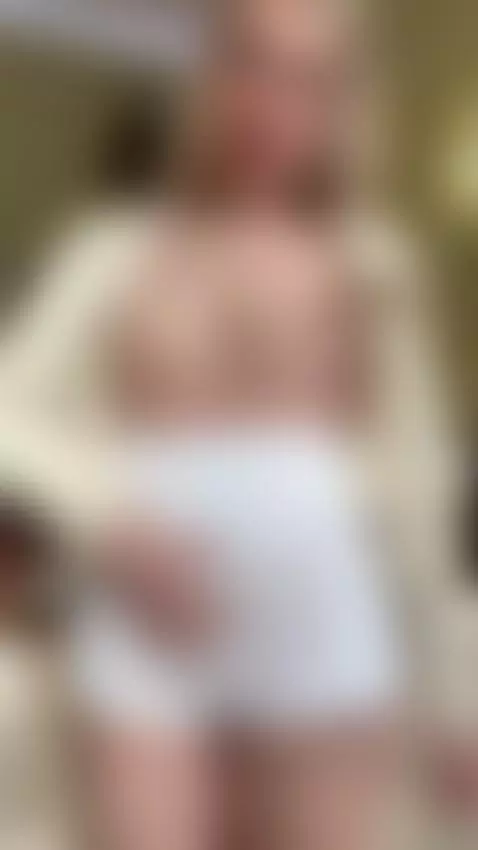 Plant your kisses all over my tits by milaamurr