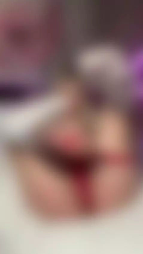 I wet myself when I'm having hot thoughts by milaamurr