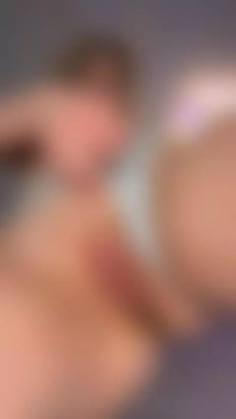 I'm a slut who loves being touched by milaamurr