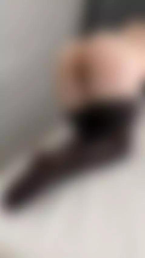 Waiting for a juicy creampie💦 by katequinnxxx