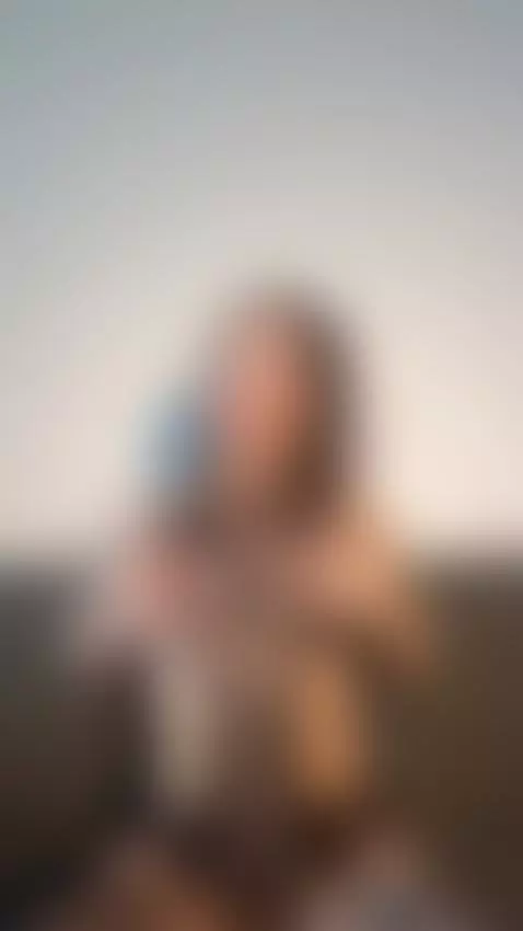 My smile says “don’t blink” 😏💦
https://onlyfans.com/your_vic... by liilash