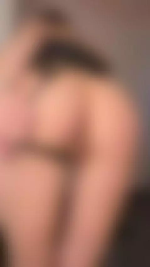 My skin drinks the glow 😏🔥
https://onlyfans.com/your_victory... by liilash