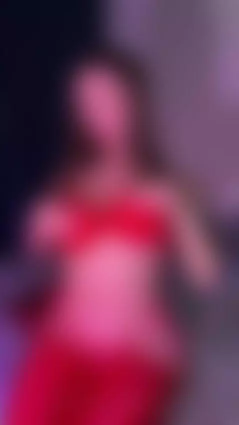 The light clings to my spine like a whisper 💋💫
https://onlyf... by liilash