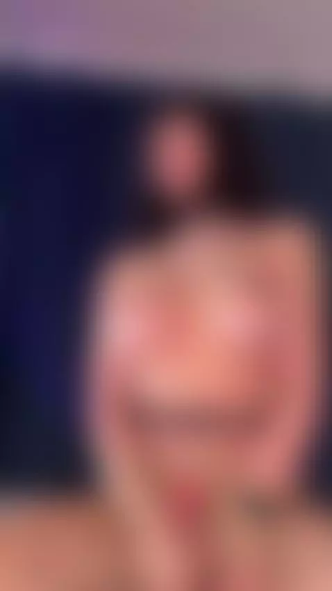 HERE IS MY FREE ONLYFANS LINK 🩵 more active on there. 😏
http... by liilash