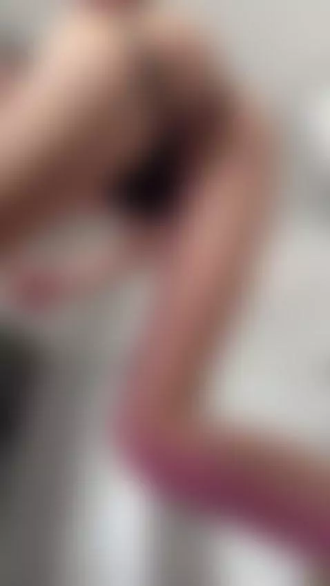 I let the moment climb my skin slowly 💧
https://onlyfans.com... by liilash