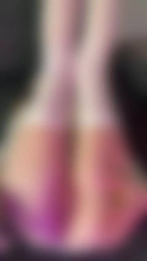 Horny AF. tell me how you'd stretch my pussy.
https://onlyfa... by liilash