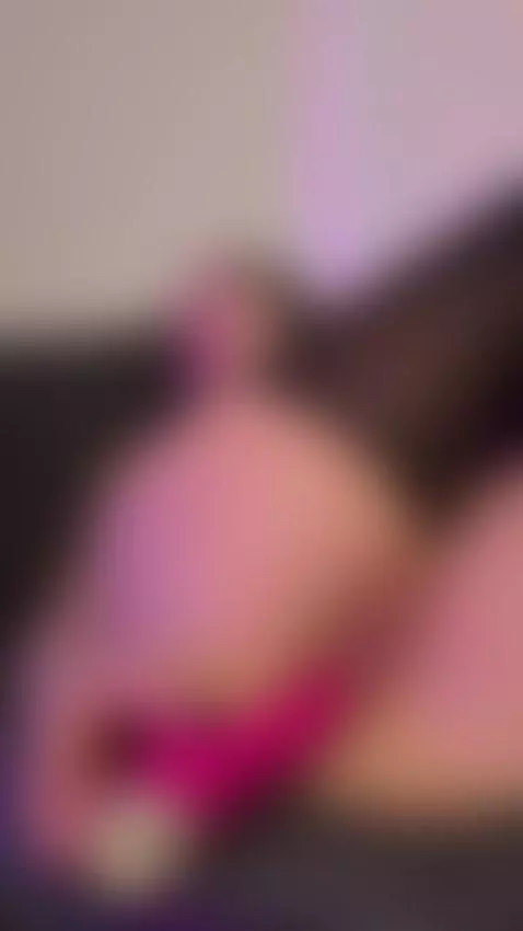 In full heat, dripping rivers down my thighs 💦

https://only... by liilash
