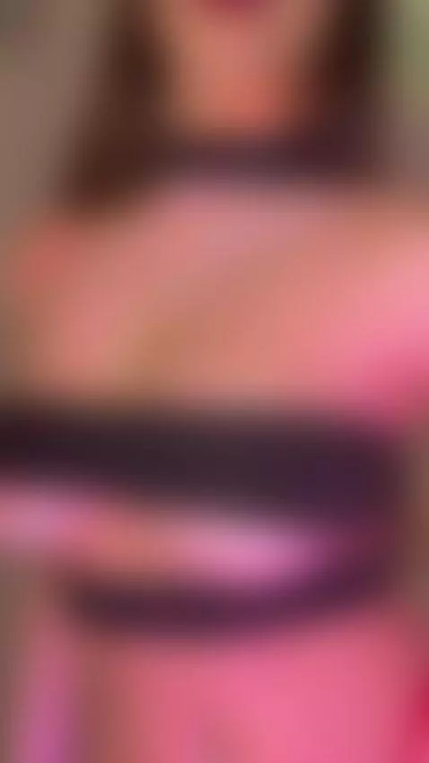 Shadows drift beneath the arch of my back 💋

https://onlyfan... by liilash