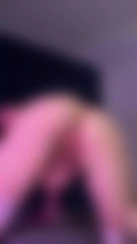 The warmth crawls up my arms 💦

https://onlyfans.com/your_vi... by liilash