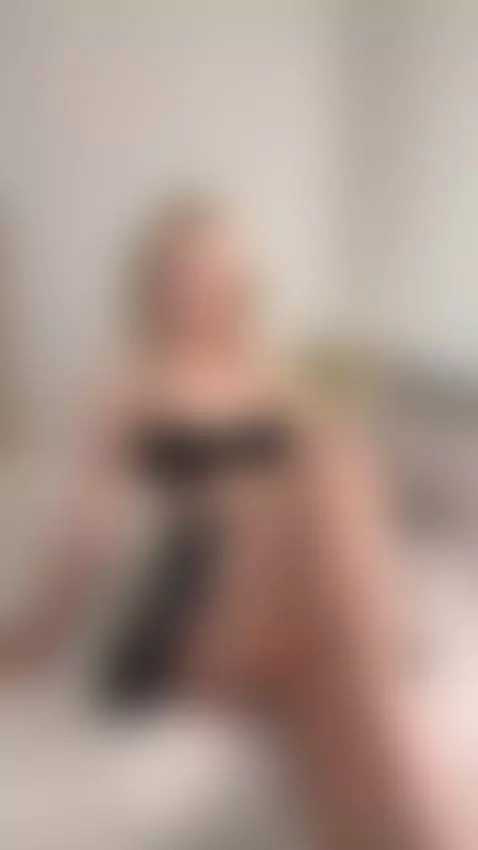 My subscribers on OF know how these videos end 🔥 Join us. by alexagreyforyou