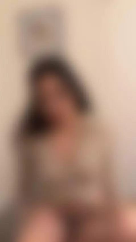 I love how the air feels on my skin when I take my clothes o... by juanitamjs