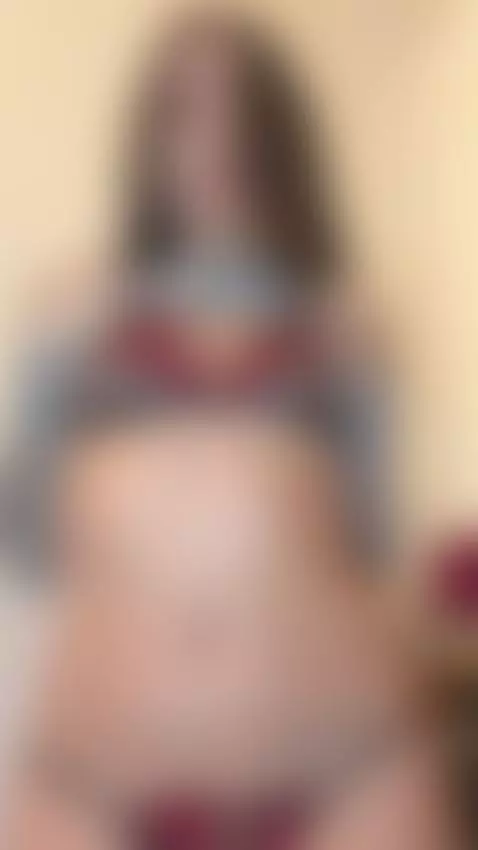 They say you shouldn't look… but everyone's looking anyway 👀 by juanitamjs