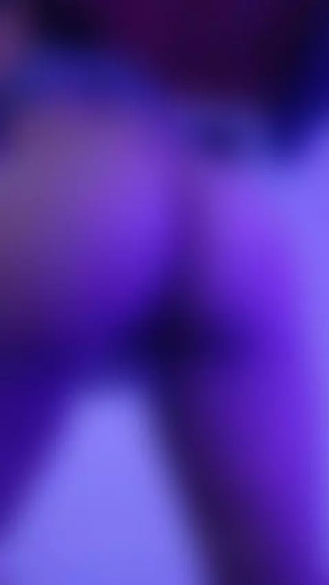 Ven, puedes probar un poco de mi gran 🍑 SIGUEME PARA MAS CON... by iris-blair