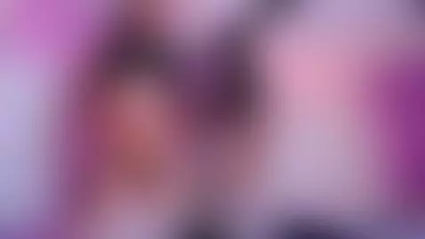 Slim body teasing you...😏 by emmaastorm