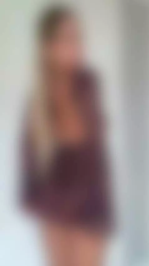 Feeling extremely hot tonight by mimipolina