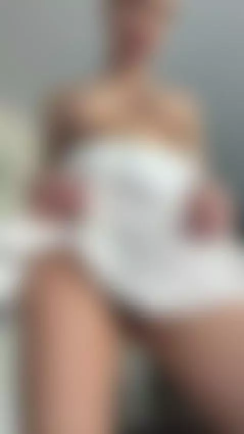 I kept showing off my pussy with my whole body fully exposed... by mimipolina