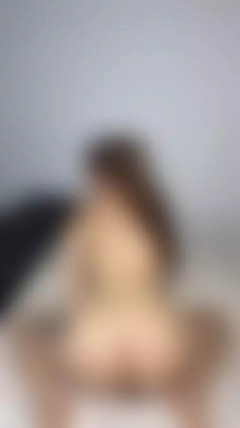 Curvy ass spreads wide on the bed 💕 by octavia-bb