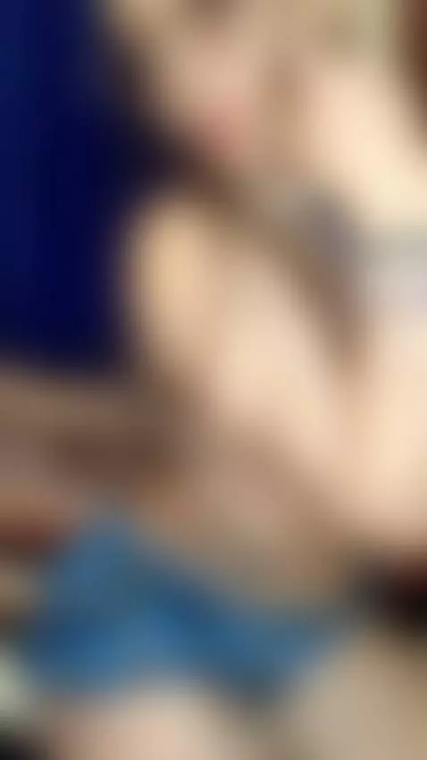 Que esperas que no me sigues en mi x.com/ChiikiixAngie by axia6catherine9