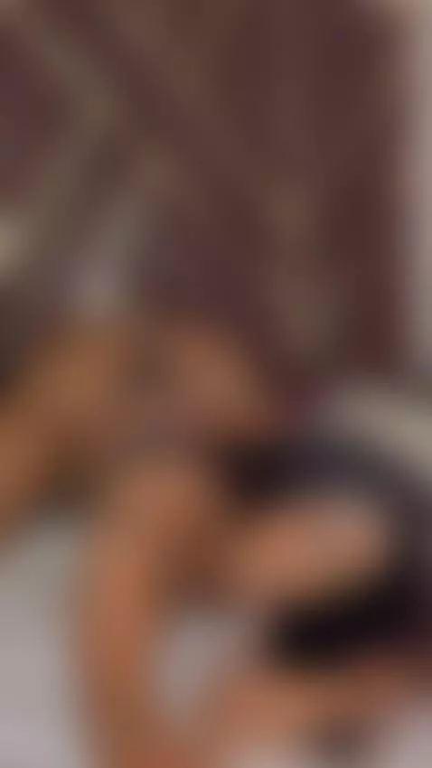 I'm live right now with my ass cheeks spread showing my tigh... by marianadaviees