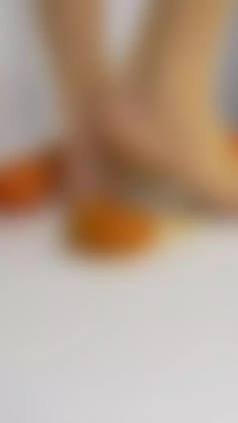 I crush tangerines with my legs by auntanna