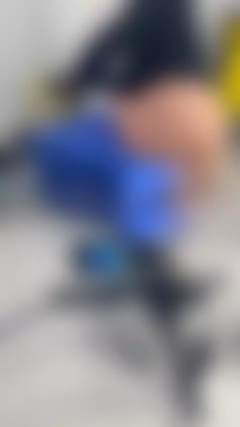 On the set of a foot fetish video by auntanna