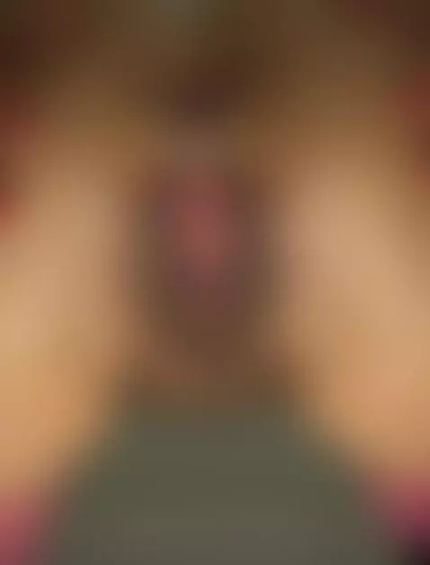 Shaking the ass with an exposed pussy by auntanna