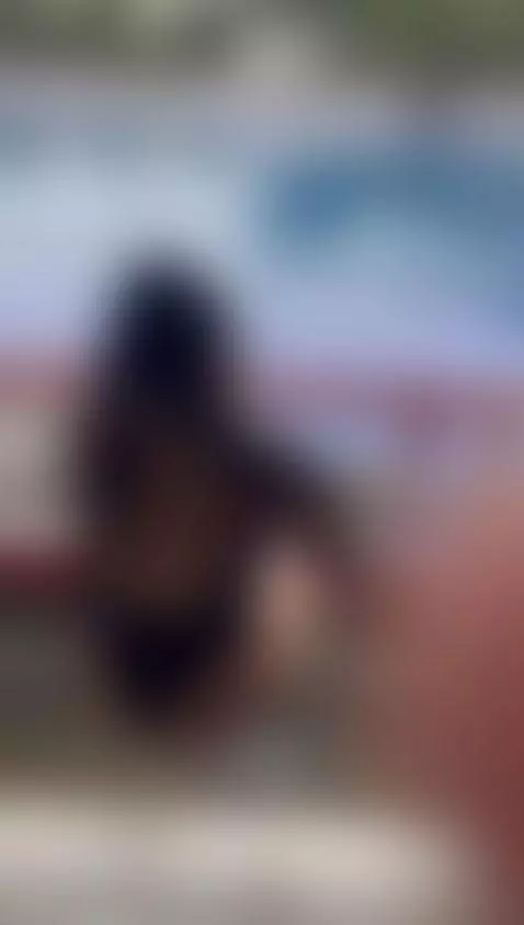 Can you help me with this big ass for a moment? 🔥 by clhoe-miiller