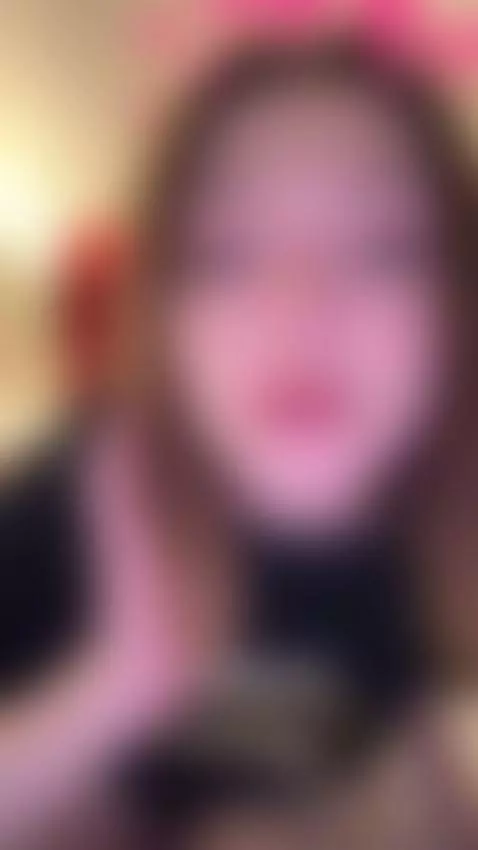 I need someone to distract me… you seem perfect for that 😘 by rinabloom