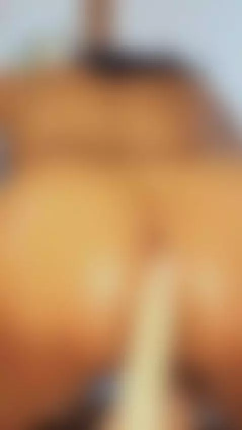 BIG OILED ASS READY TO FUCK by johnsonmara